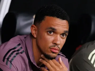 Sốc: Real Madrid chính thức loại Alexander-Arnold, HLV mới thẳng tay dọn dẹp