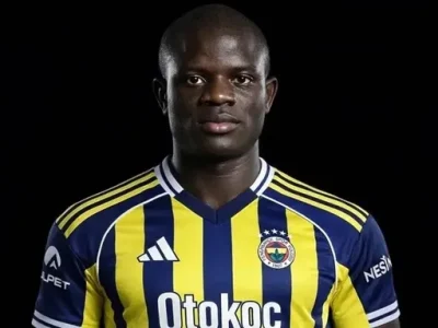 Fenerbahce ‘đốt’ 200 triệu euro mua Kante, dù nợ ngập đầu 500 triệu: Bí mật đằng sau cơn mưa tiền gây sốc