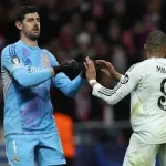 Sốc: Real Madrid sẵn sàng bán hết sao lớn, chỉ 2 người được Perez 'miễn tử' 1