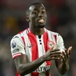 MU Săn Đón 'Bom Tấn' Hậu Vệ Phải: Kalulu Hay Kayode Sẽ Ghi Tên Vào Old Trafford? 1