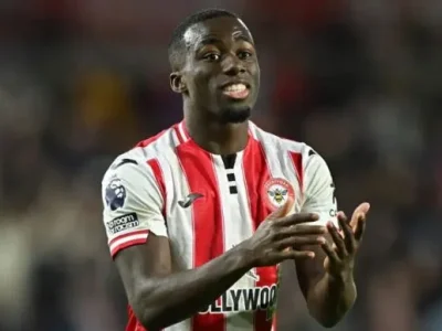 MU Săn Đón ‘Bom Tấn’ Hậu Vệ Phải: Kalulu Hay Kayode Sẽ Ghi Tên Vào Old Trafford?