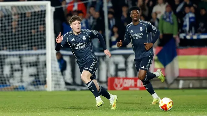 Nhiều cầu thủ đã ngạc nhiên khi Arbeloa phớt lờ Ceballos để dùng tiền vệ trẻ Cestero.