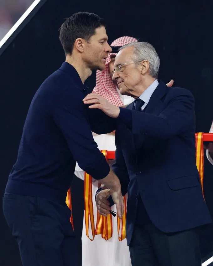Chủ tịch Perez từng thỏa hiệp với các ngôi sao Real Madrid khi sa thải HLV Xabi Alonso, nhưng giờ thì không.