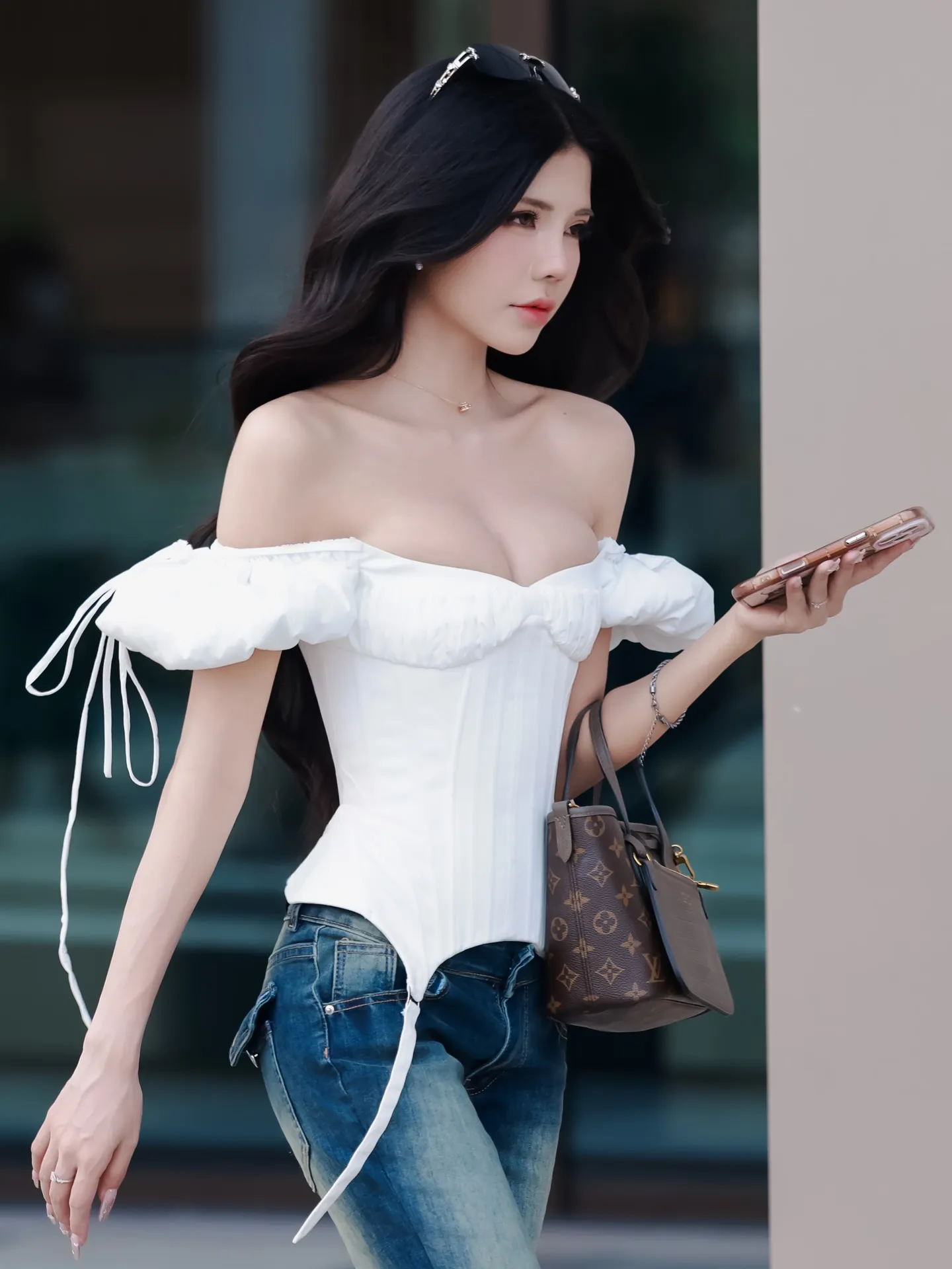 Mai Dora thần thái thu hút